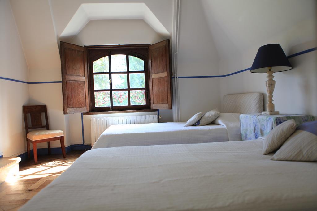 Le Logis D'Arniere Panzió Saint Cyr-sous-Dourdan Kültér fotó